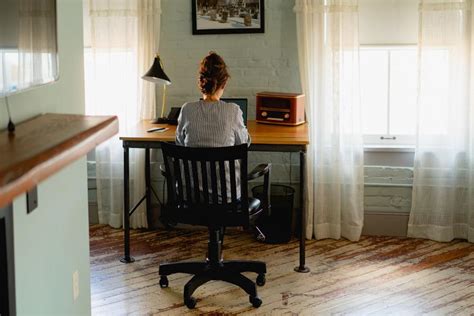 Maximize Your Workspace: Innovative Bookshelf with Desk Solutions for Remote Workers